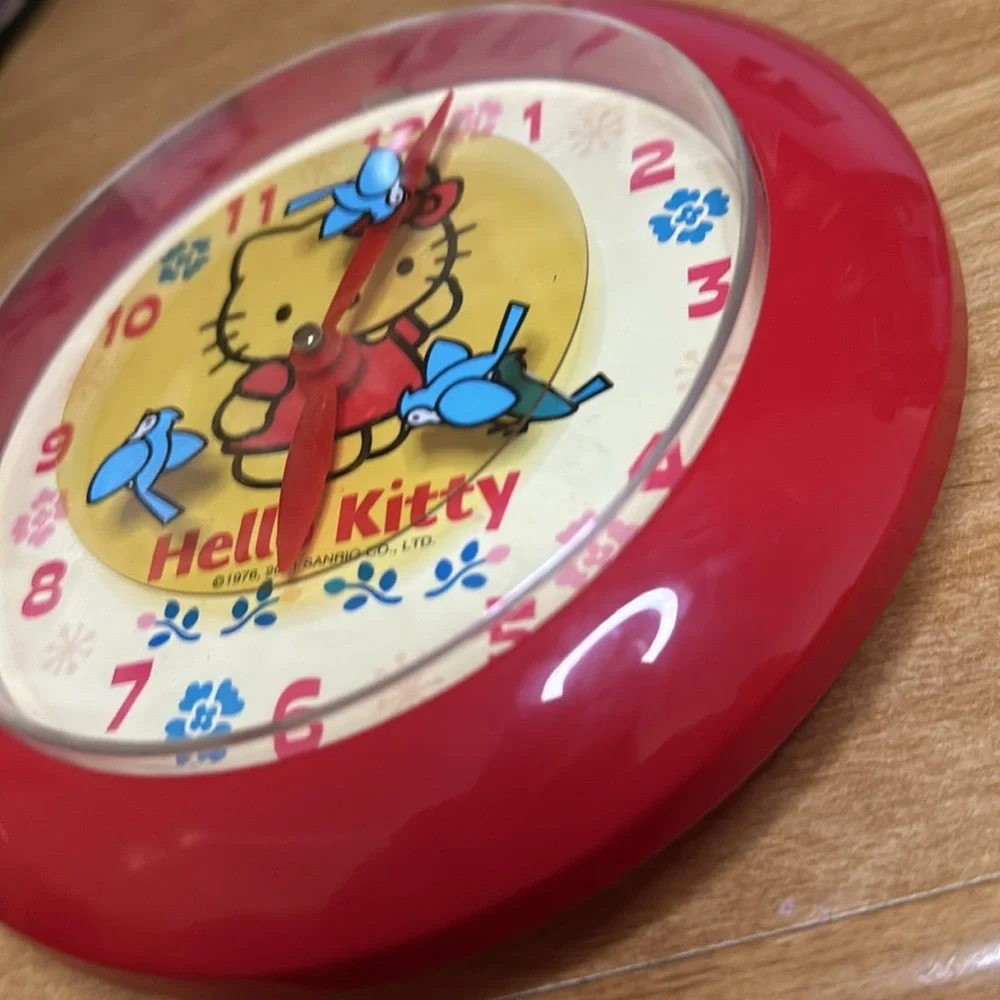 🎉HP🎉Vintage 2001 Hello Kitty Battery Powered Clock
